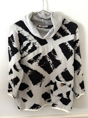NWT VARIATIONS Cowl Neck Sweater, gray and black